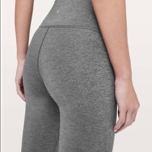 🔗 Lululemon Wunder Unders 🔗 - Picture 5 of 9